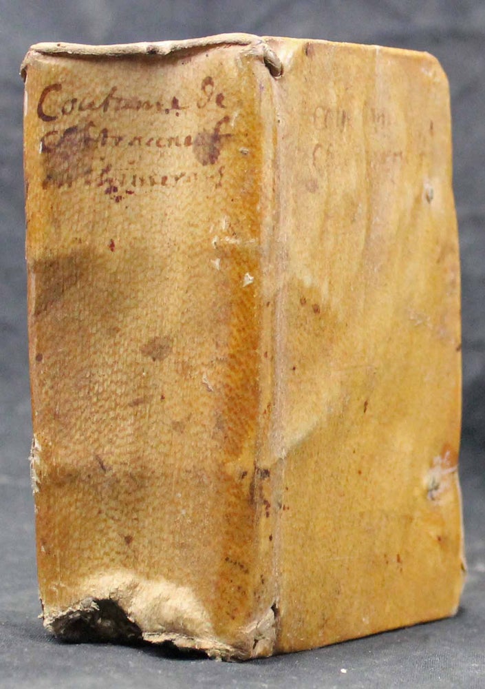 Item #15093 Coustumes de Chasteauneuf en Thimerays. Avec les notes de M. C. Du Moulin: et annotations de J. Du Lorens. CHASTEAUNEUF EN THIMERAYS.