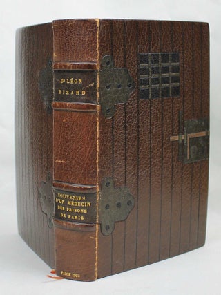 Souvenirs d'un m&eacute;decin de la Pr&eacute;fecture de police et des prisons de Paris (1914-1918).