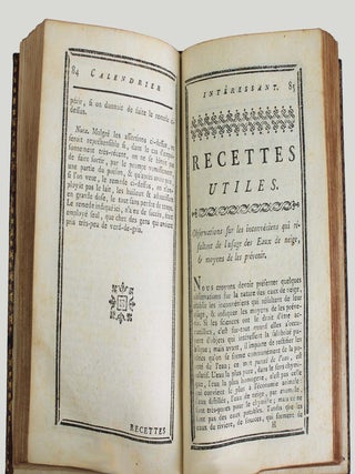 Calendrier int&eacute;ressant pour l'ann&eacute;e 1786, ou Almanach physico-&eacute;conomique. Contenant les principales indications qu'on peut d&eacute;sirer de trouver dans un calendriers, des m&eacute;moires et des observations sur diff&eacute;rents objets de physique; enfin un recueil de diverses op&eacute;rations qui mettent tout le monde &agrave; port&eacute;e de faire plusieurs secrets &eacute;prouv&eacute;s, utiles & agr&eacute;ables.